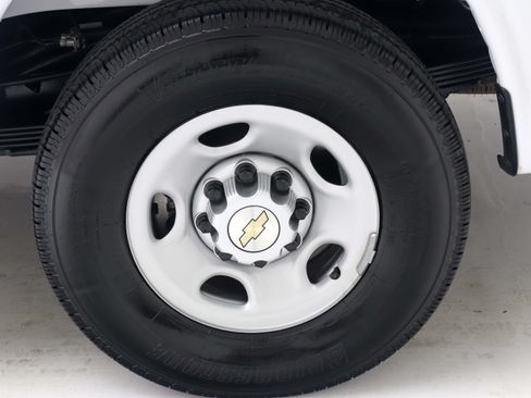 Used 2025 Chevrolet Express 3500 LS RWD image 29