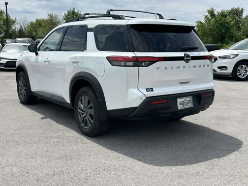 Used 2025 Nissan Pathfinder SV FWD image 5