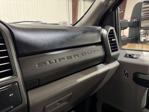 Used 2018 Ford F450 XL w/ Power Equipment Group image 24