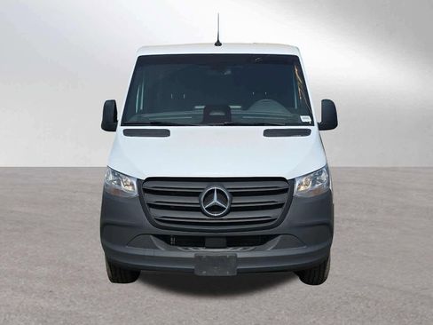 Used 2025 Mercedes-Benz Sprinter 2500 image 8