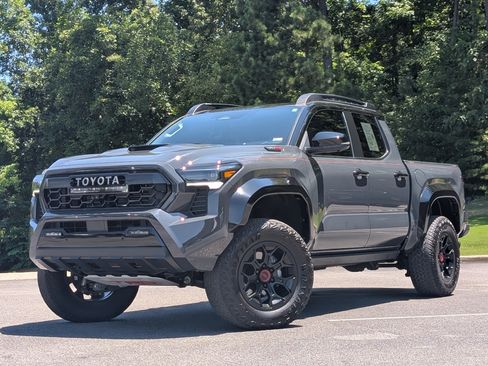 Used 2024 Toyota Tacoma TRD Pro AWD/4WD image 2