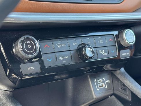 Used 2025 Jeep Compass Limited w/ Elite Group image 19