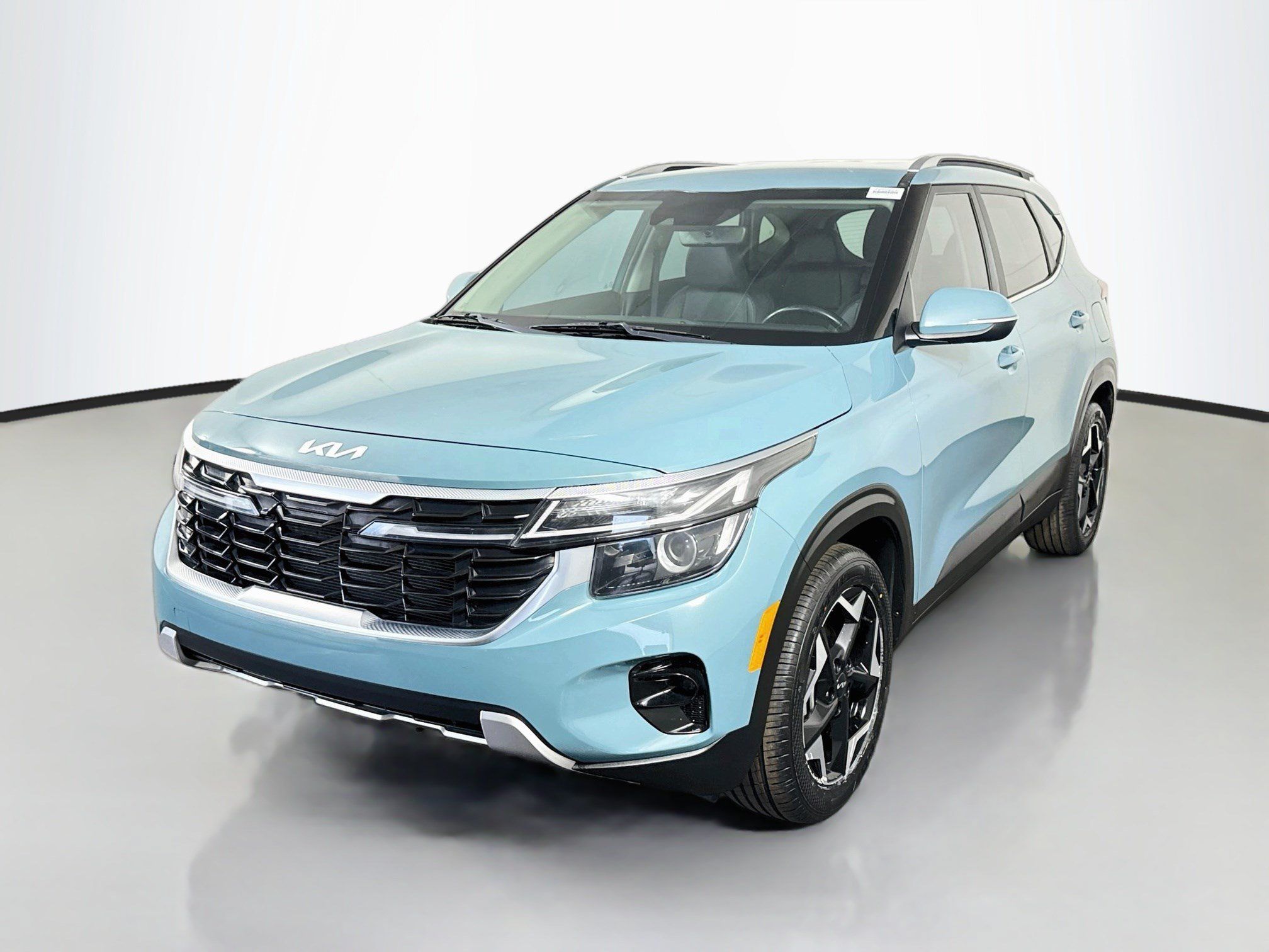 Used 2024 Kia Seltos EX FWD image 4