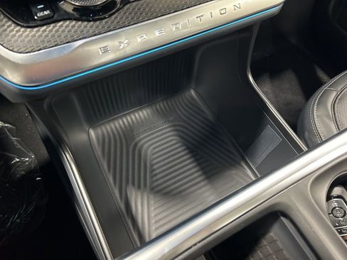 New 2025 Ford Expedition Max Platinum w/ Stealth Performance Package image 25