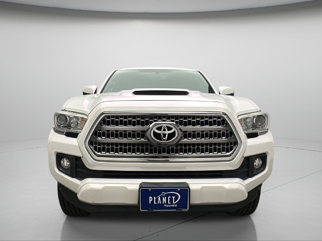 Used 2016 Toyota Tacoma TRD Sport w/ Towing Package RWD image 9