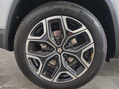 Used 2025 Rivian R1S Adventure AWD/4WD image 12