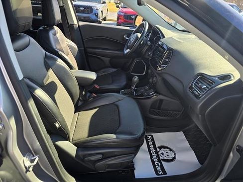 Used 2020 Jeep Compass Latitude image 15