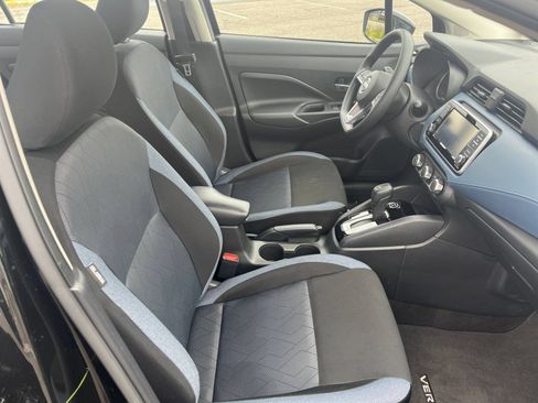 Used 2025 Nissan Versa SV FWD image 35