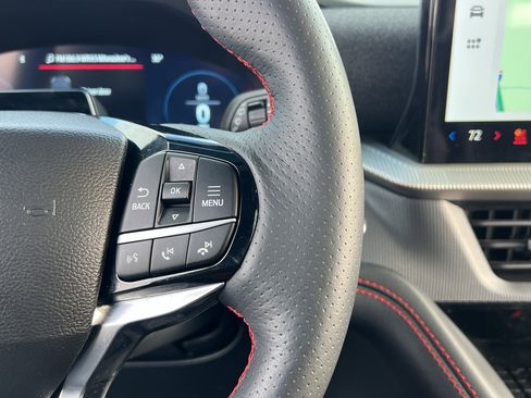 Used 2025 Ford Explorer ST-Line w/ ST-Line Street Pack image 35