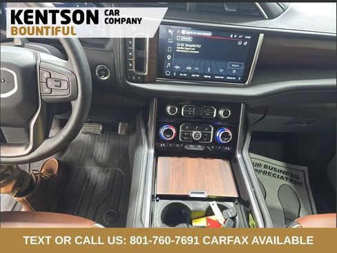 Used 2024 GMC Yukon Denali Ultimate AWD/4WD image 7