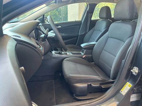Used 2017 Chevrolet Cruze LT image 8