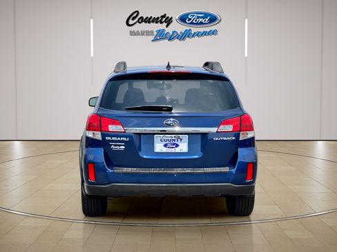 Used 2011 Subaru Outback 2.5i Limited AWD/4WD image 5