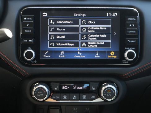 New 2025 Nissan Versa SR w/ Trunk Package image 14