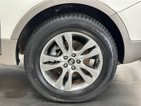 Used 2012 Hyundai Veracruz Limited w/ Entertainment Pkg FWD image 29