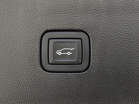Used 2023 Buick Enclave Avenir FWD image 35