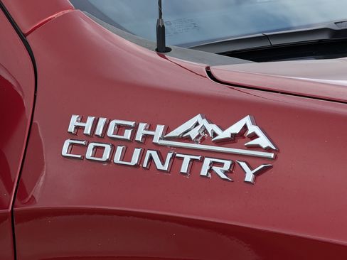 Used 2023 Chevrolet Silverado 1500 High Country w/ Z71 Off-Road Package AWD/4WD image 7