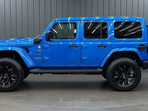 Used 2024 Jeep Wrangler Unlimited Sahara AWD/4WD image 2