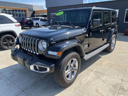 Certified 2022 Jeep Wrangler Unlimited Sahara AWD/4WD image 3