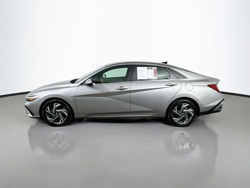 Used 2025 Hyundai Elantra SEL FWD image 5