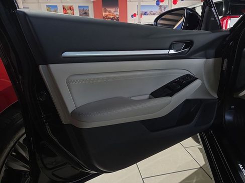 Used 2023 Nissan Altima 2.5 SL image 17