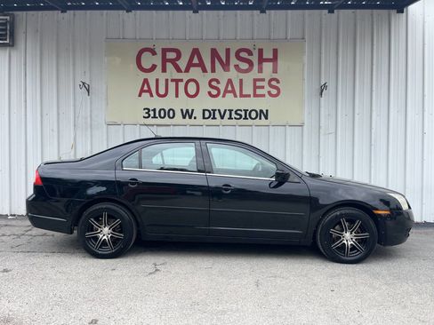 Used 2009 Mercury Milan image 2