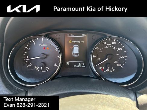 Used 2017 Nissan Rogue SV w/ Sun & Sound Touring Package FWD image 30