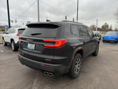 Used 2024 GMC Acadia AT4 w/ Luxury Package image 5
