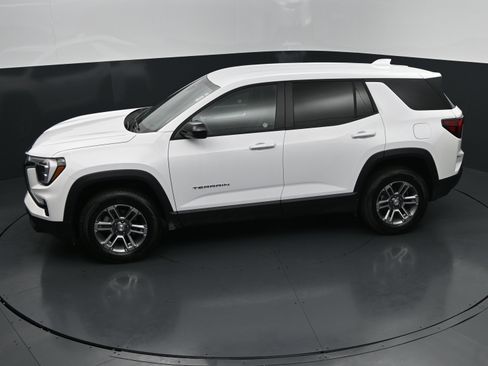 Used 2026 GMC Terrain Elevation FWD image 28