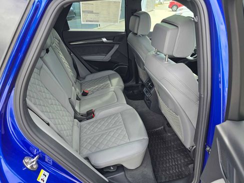 New 2025 Audi SQ5 Prestige image 12