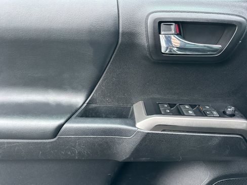 Used 2023 Toyota Tacoma Limited image 11