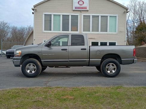 Used 2006 Dodge Ram 2500 Truck SLT image 2