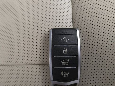 Used 2018 Genesis G80 3.8 w/ Option Group 03 image 32