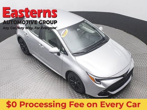 Used 2024 Toyota Corolla SE w/ SE Package FWD image 3