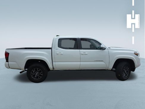 Used 2023 Toyota Tacoma SR5 w/ Technology Package RWD image 2
