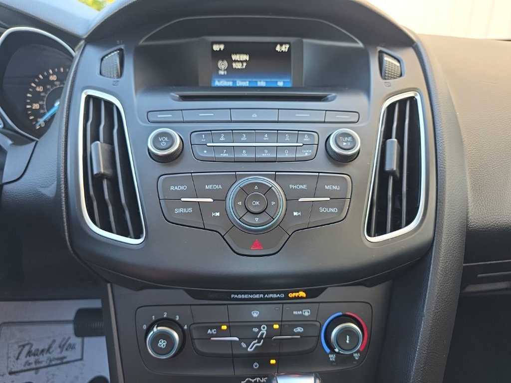 Used 2015 Ford Focus SE w/ Equipment Group 201A FWD image 17