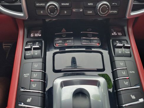 Used 2016 Porsche Cayenne GTS AWD/4WD image 18