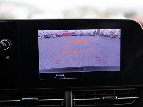 Certified 2024 Chevrolet Trax RS w/ Driver Confidence Package image 18