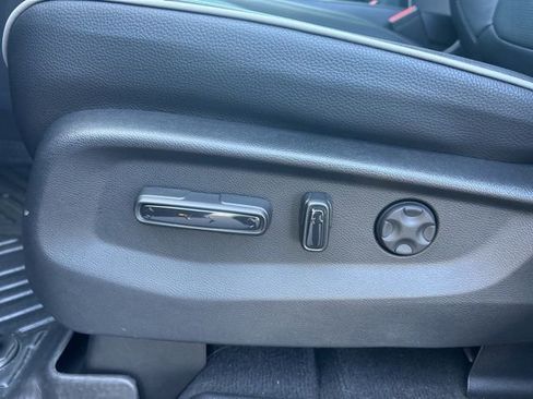 Used 2025 Honda Odyssey Elite image 18