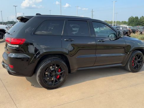 Used 2020 Jeep Grand Cherokee SRT w/ Trailer Tow Group IV AWD/4WD image 9