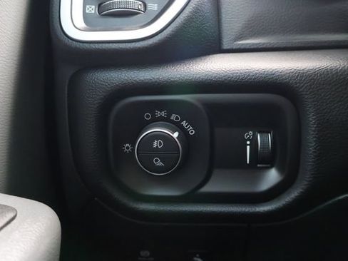 Used 2022 RAM 1500 Lone Star AWD/4WD image 16