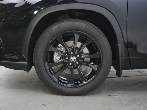 Used 2024 Toyota Highlander Limited AWD/4WD image 31