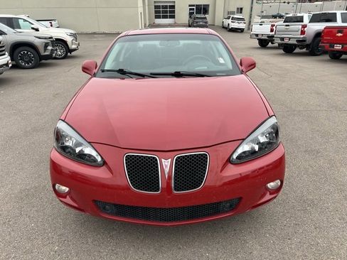 Used 2006 Pontiac Grand Prix GXP w/ Sun And Sound Package image 2