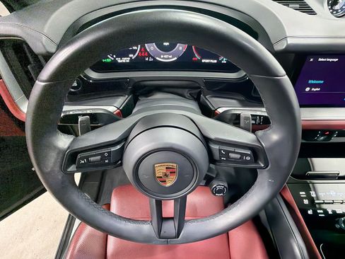 Certified 2025 Porsche Cayenne S AWD/4WD image 39