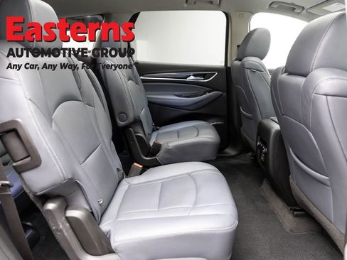 Used 2020 Buick Enclave Essence image 25