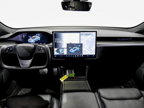 Used 2021 Tesla Model S Plaid image 13