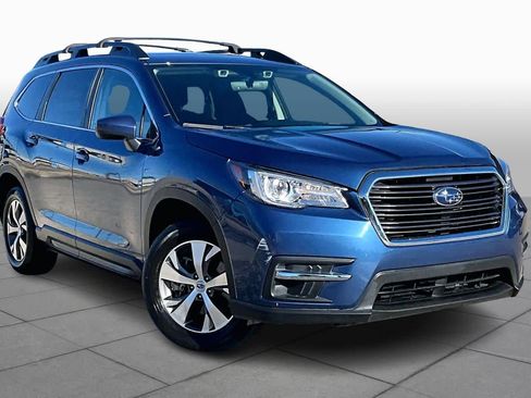 Used 2022 Subaru Ascent Premium w/ Convenience Package image 2