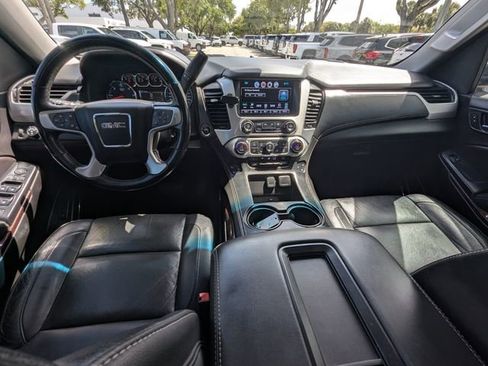 Used 2019 GMC Yukon XL SLT w/ Premium Edition image 15