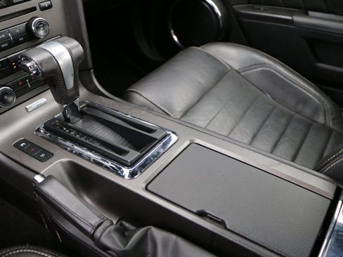 Used 2011 Ford Mustang Premium w/ 202A Rapid Spec Order Code RWD image 20