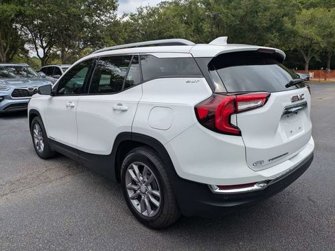 Used 2023 GMC Terrain SLT w/ Infotainment Package II FWD image 5