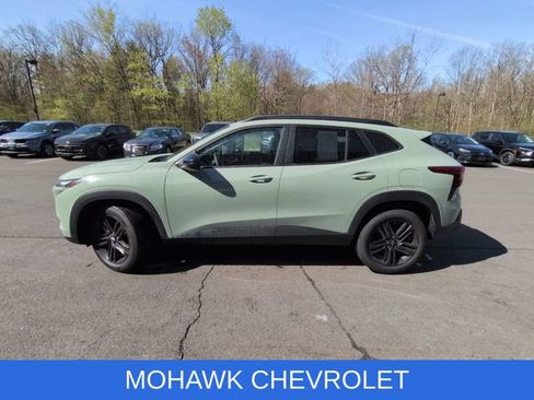 Used 2026 Chevrolet Trax ACTIV w/ Driver Confidence Package FWD image 2